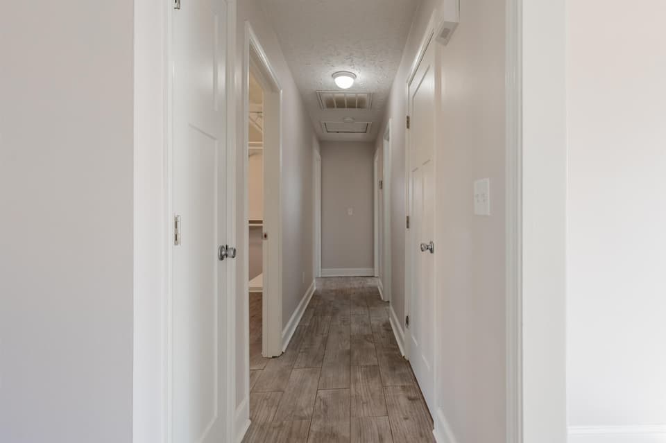 230 Montgomery Street NE, photo 25 of 40