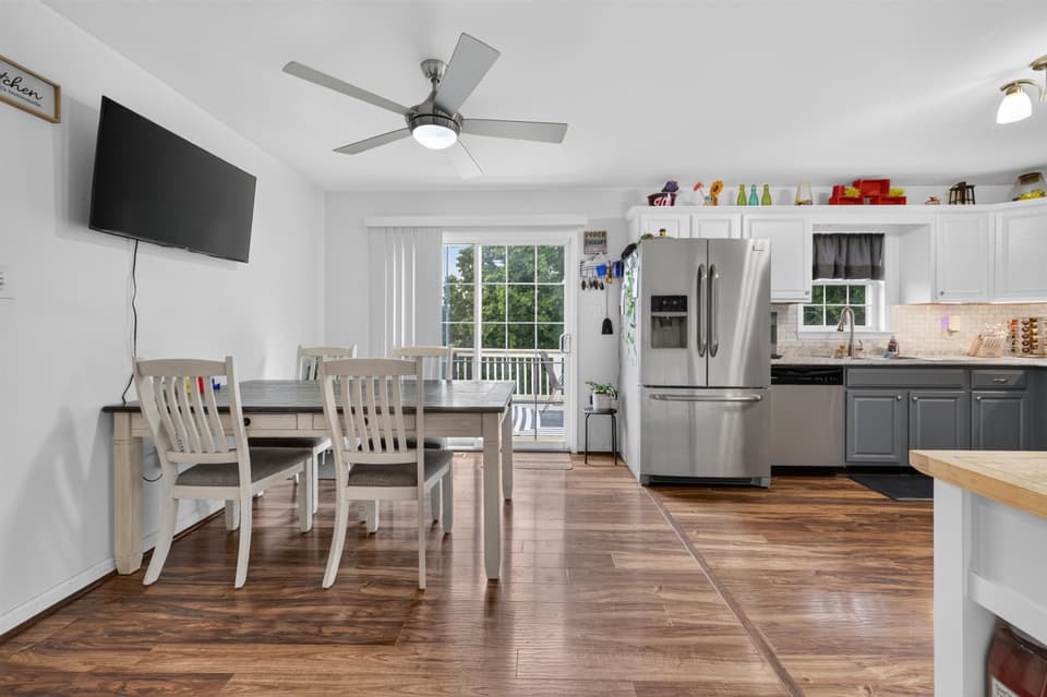 170 Cullen Court SE, photo 11 of 40