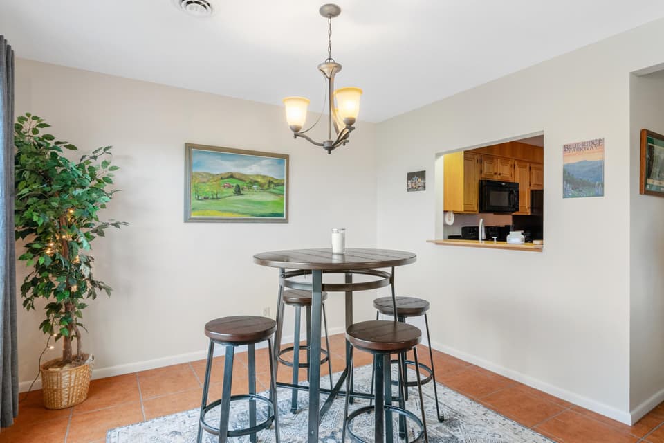 80 Patricia Lane, photo 11 of 40
