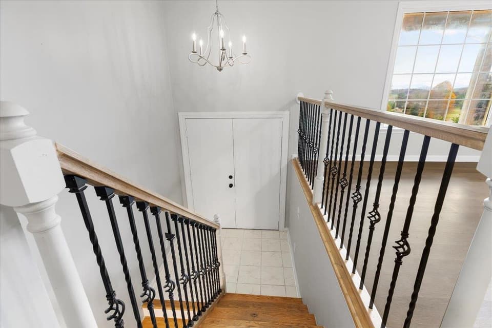 2642 Beulah Lane, photo 2 of 32