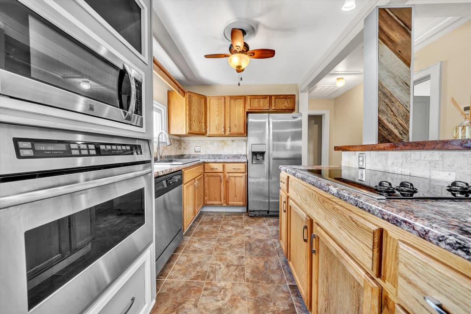 215 S Hill Drive, photo 17 of 37