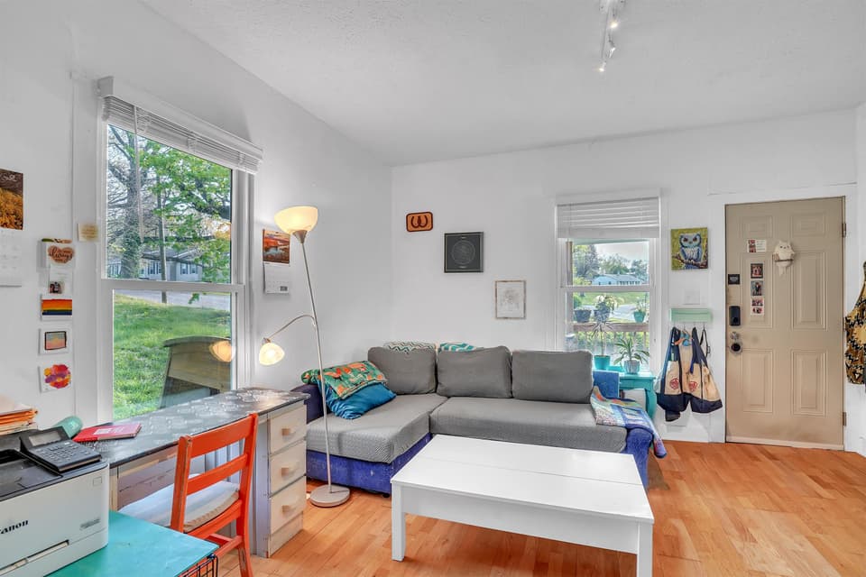 513 Craig Street, photo 9 of 32