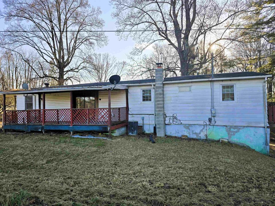 208 Easy Street, photo 8 of 39