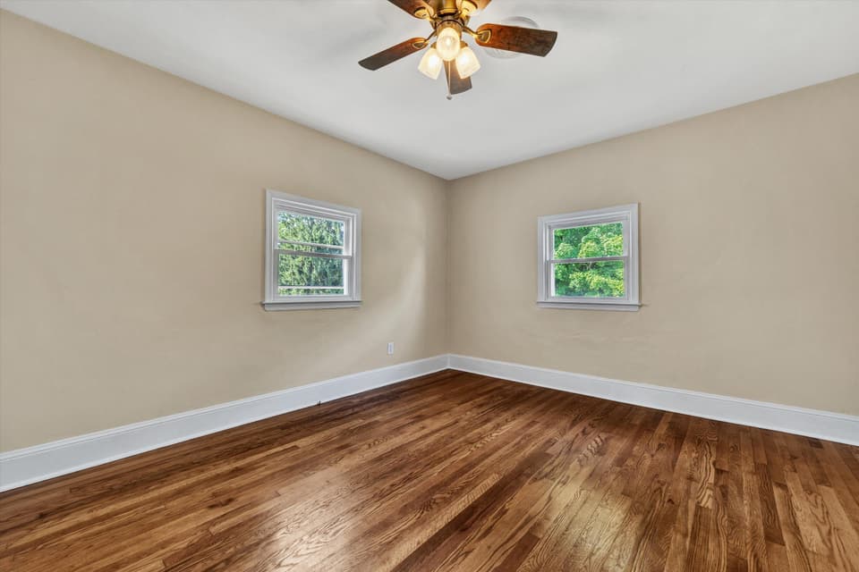 215 S Hill Drive, photo 27 of 37