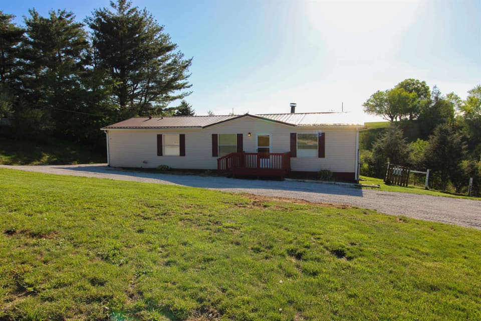 1235 Peppers Ferry Road NW, photo 2 of 29