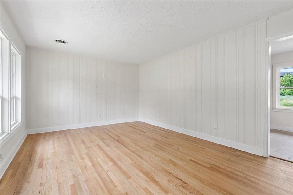 950 McHenry Avenue, photo 9 of 40