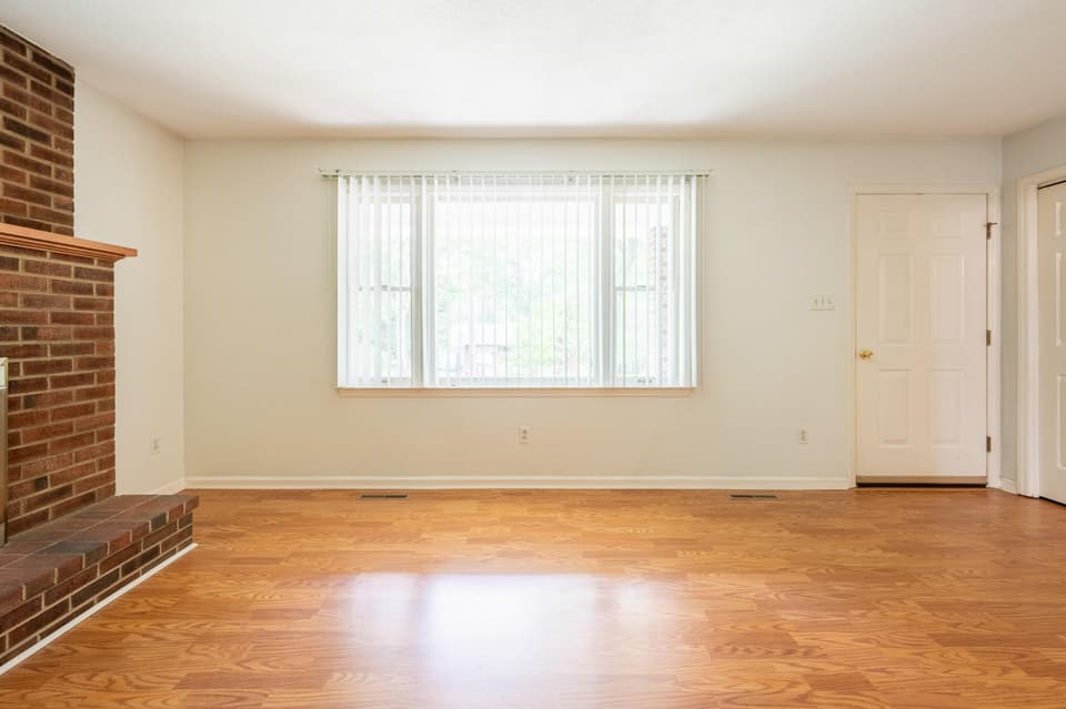 420 Overhill Rd SE, photo 7 of 34