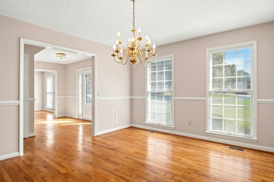 175 Ruby Court, photo 8 of 40