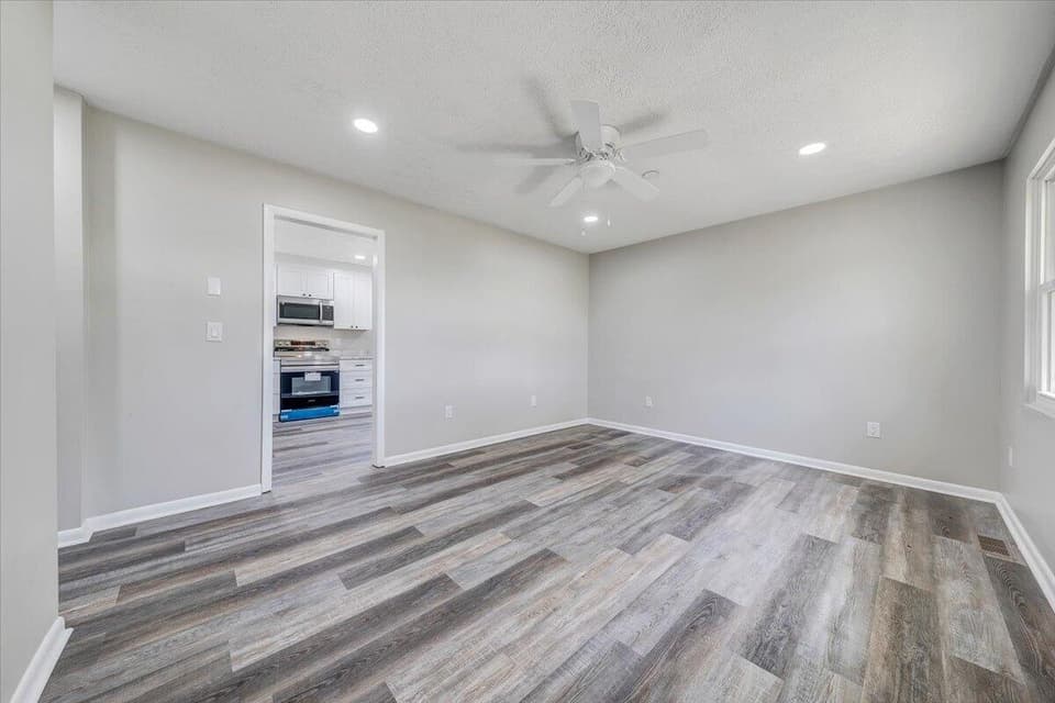 777 Switchback Rd, photo 2 of 27