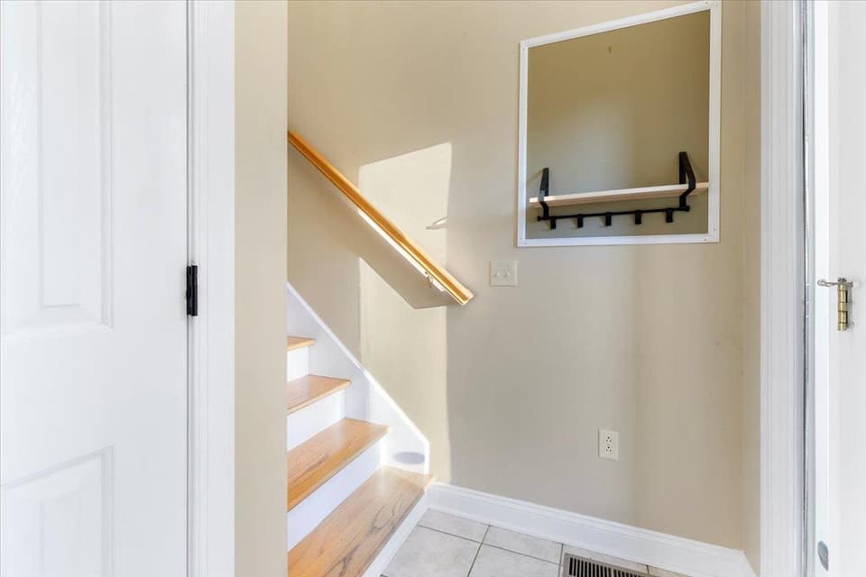 250 Barkwood Street, photo 14 of 40