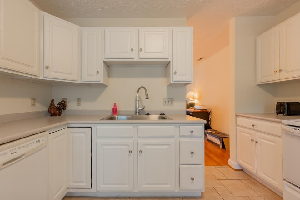405 Silver Leaf Drive, photo 14 of 36
