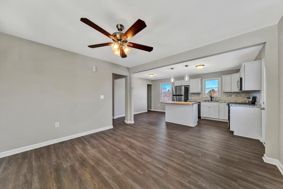 1395 Wall St NW, photo 4 of 28