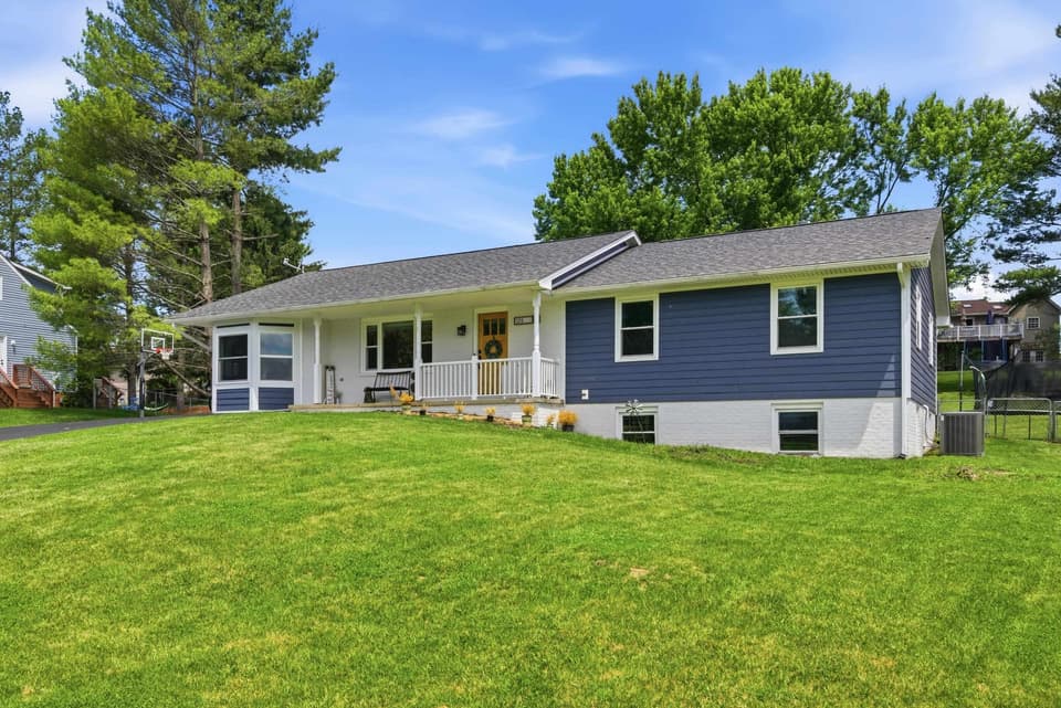 135 Wooden Shoe Court NW, photo 2 of 40