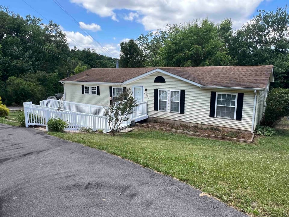 4212 Christie Lane, Christiansburg, VA