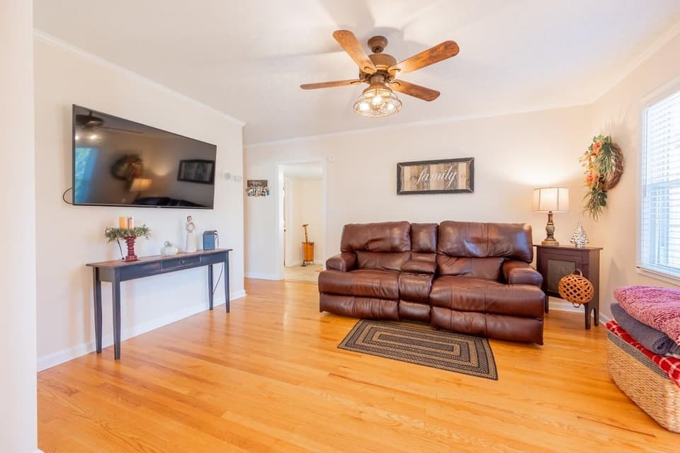 315 Montgomery Street, photo 14 of 40