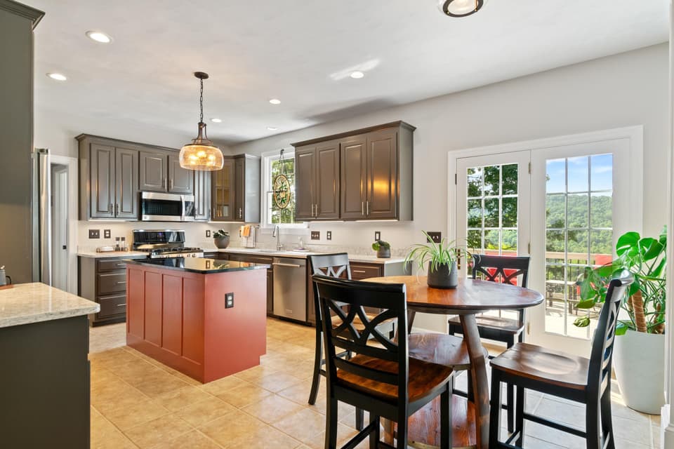 2130 Lubna Drive, photo 24 of 40
