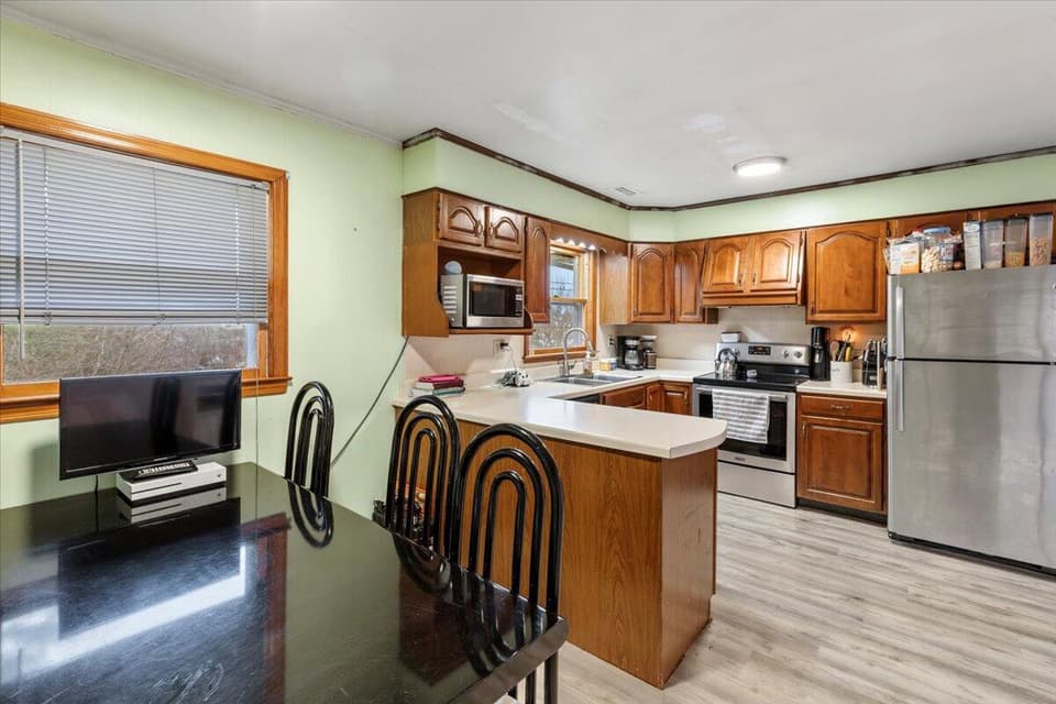 135 Griggs Street, photo 11 of 36