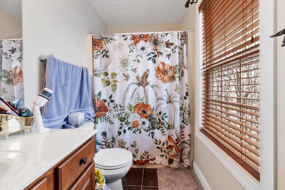 910 Oak Tree Boulevard, photo 32 of 40