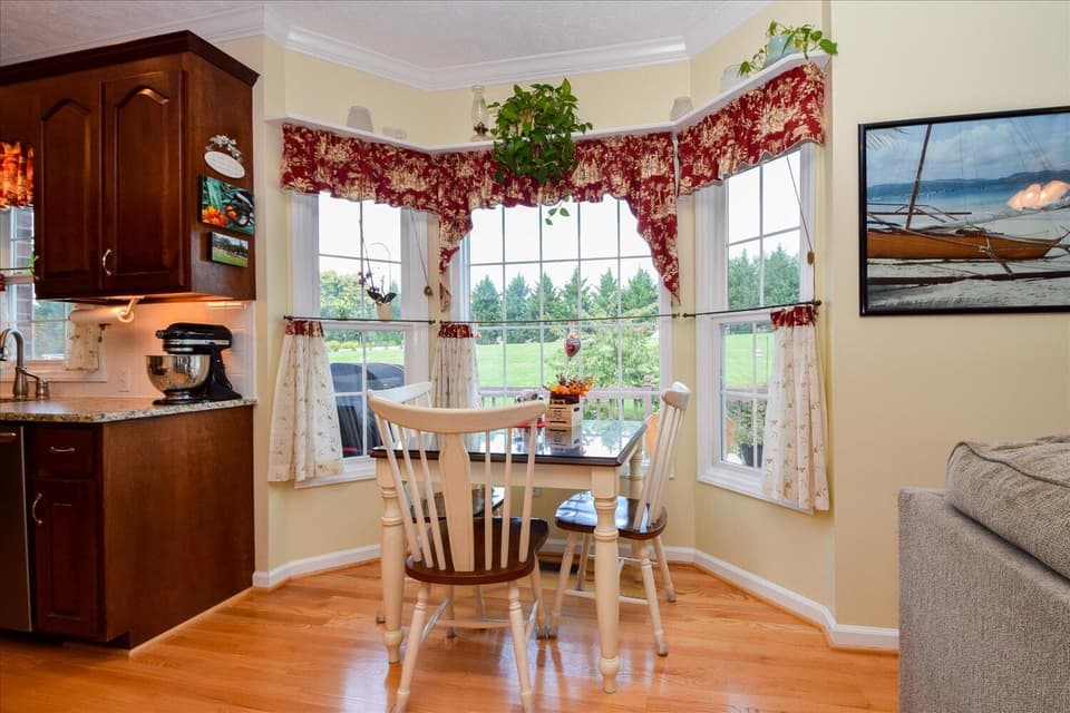 2070 Lake Vista Drive, photo 4 of 36