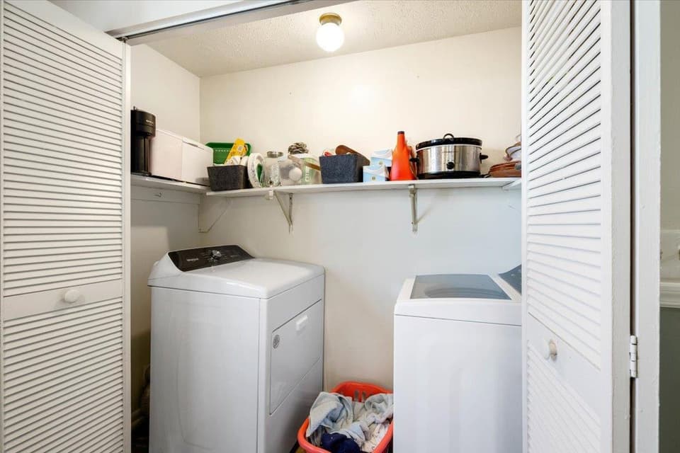 625 Curtis Drive, photo 15 of 32