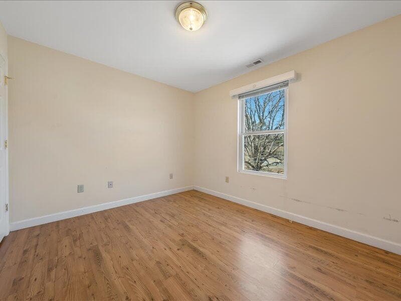275 Depot St NE, photo 23 of 32