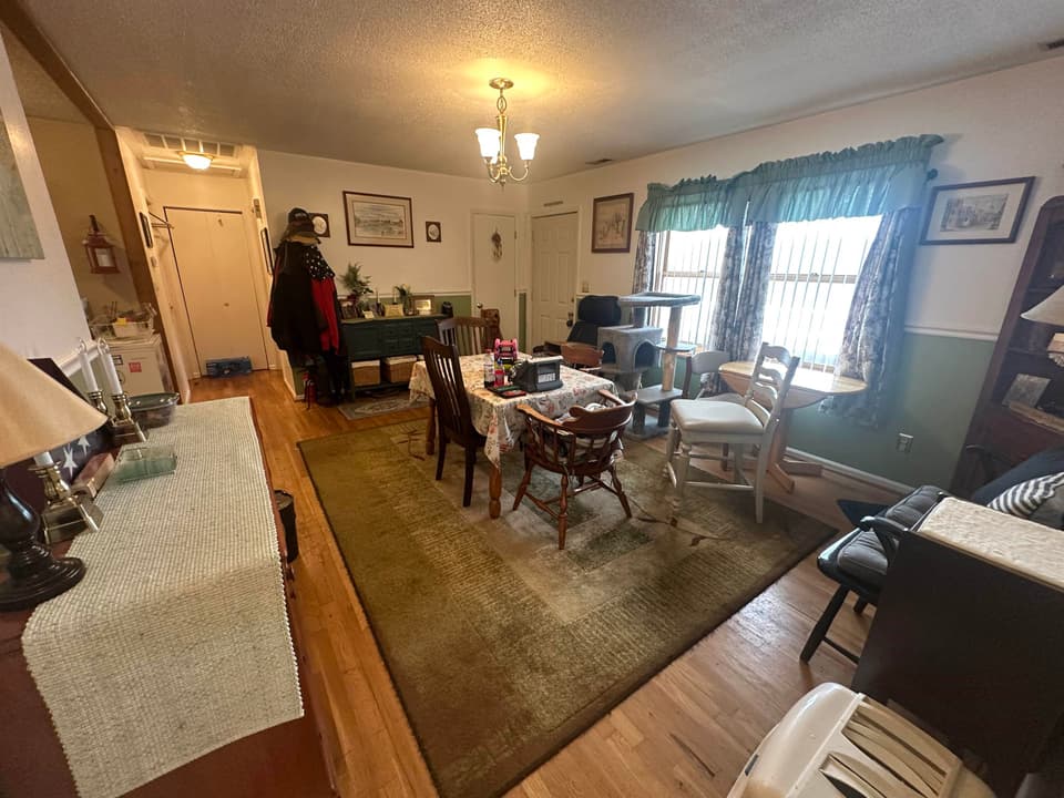 3301 Springview Drive, photo 9 of 32