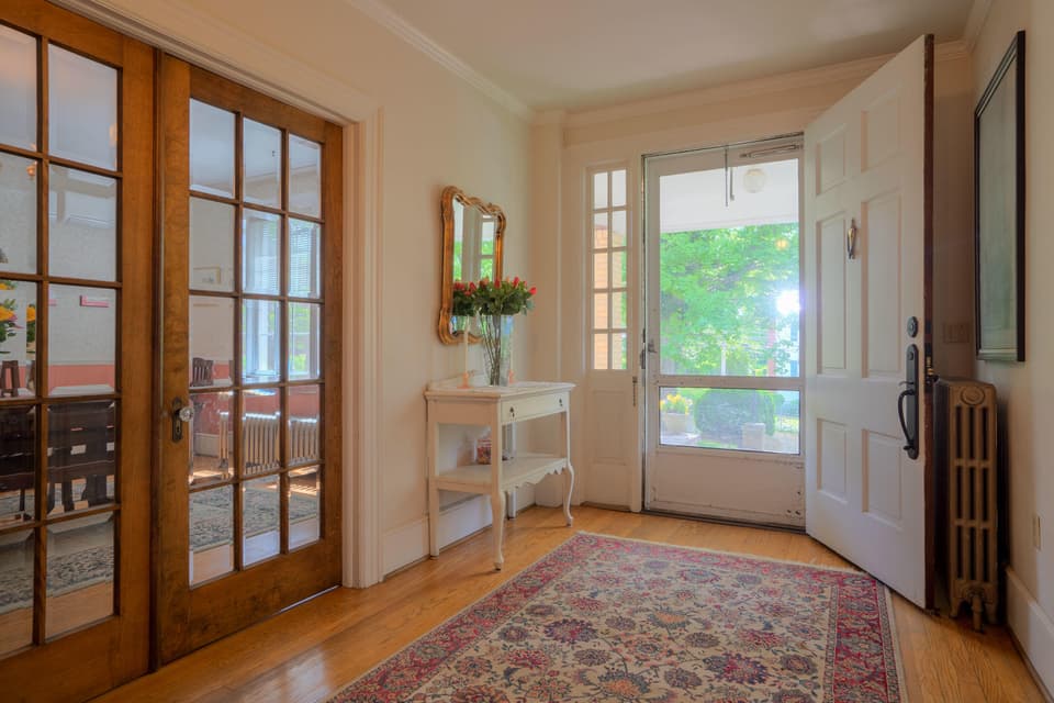 110 E Main Street, photo 8 of 37