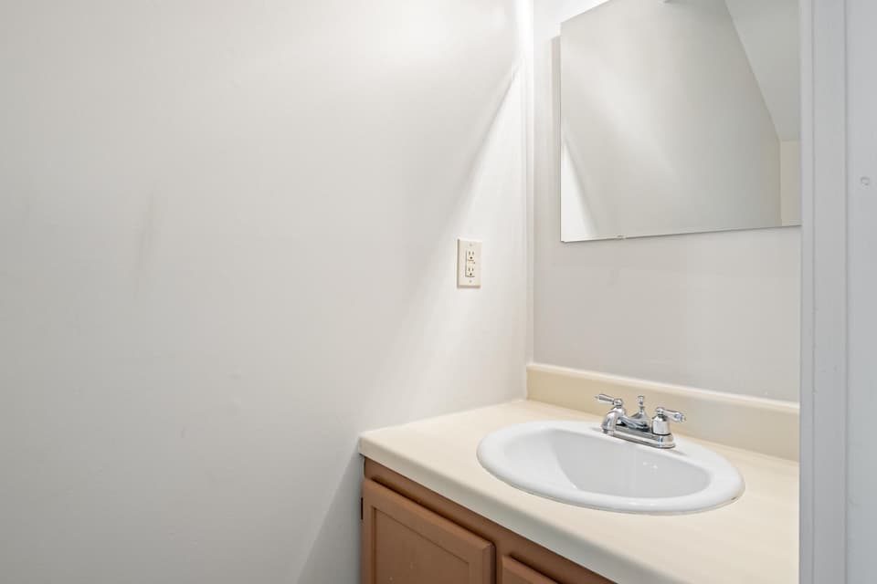 2596 Glade Drive SE, photo 12 of 24