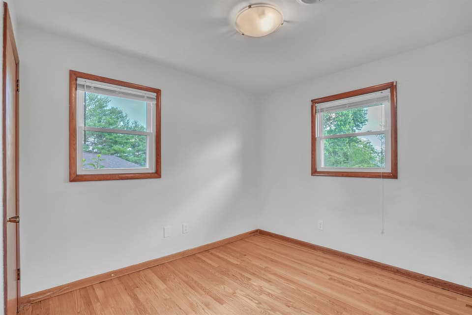 650 Betty Drive, photo 27 of 40
