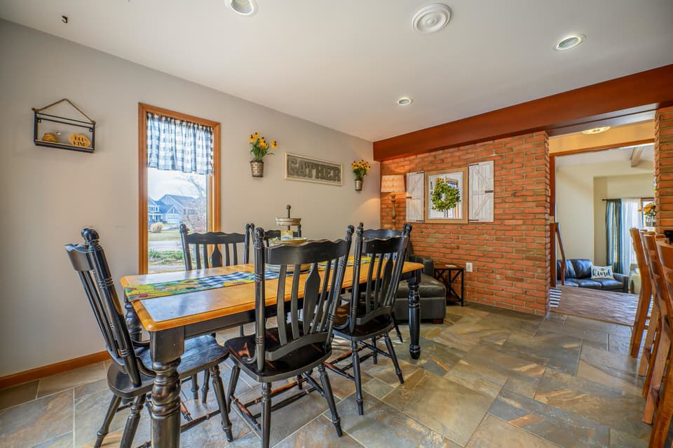 1138 Round Meadow Drive, photo 18 of 40