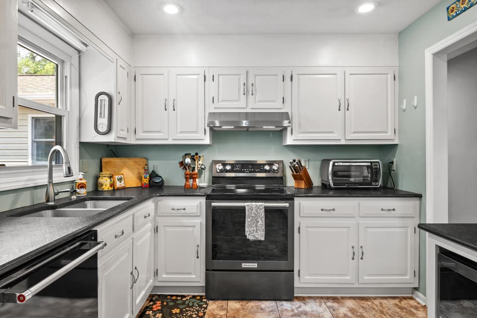 130 Somerset Street, photo 19 of 40
