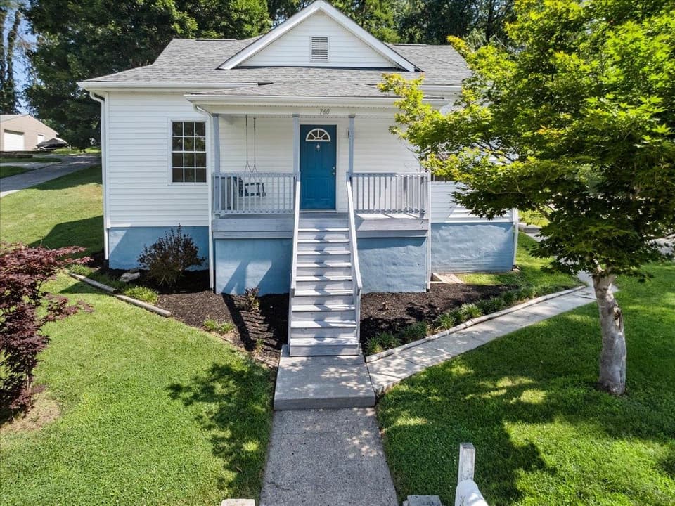 760 Church Street, photo 5 of 40