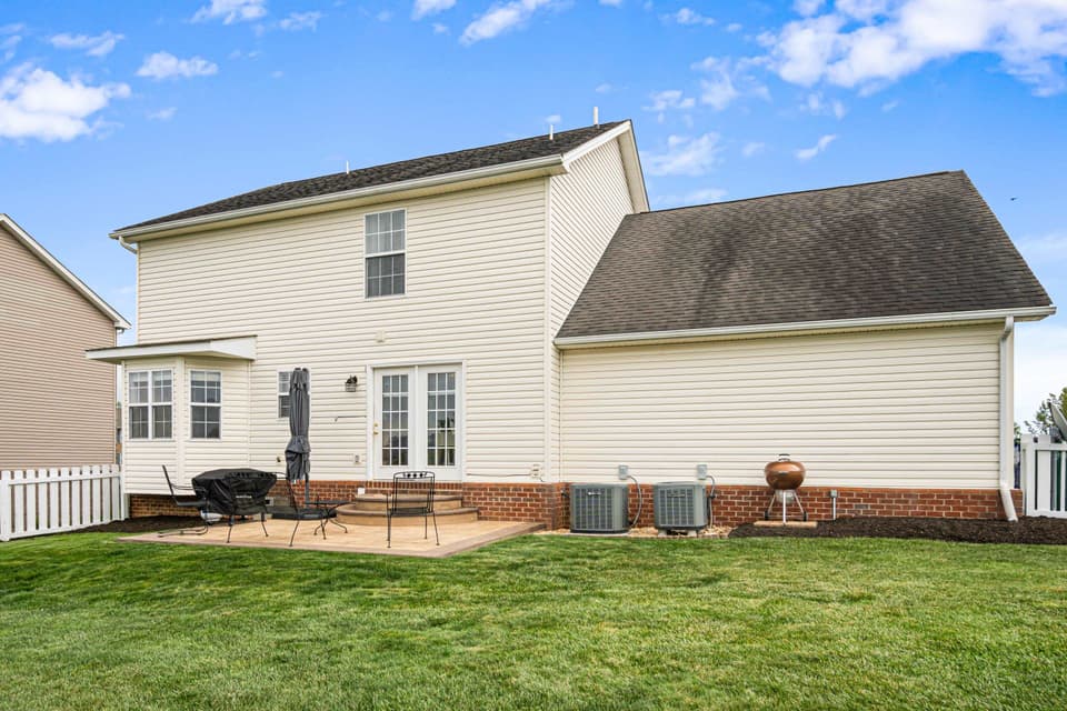 240 Windsor Drive, photo 2 of 40