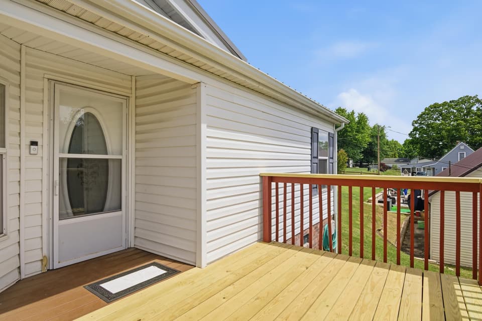 670 Liberty Street NE, photo 4 of 38