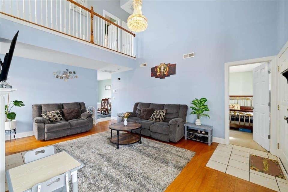 705 Oak Tree Boulevard NW, photo 3 of 31