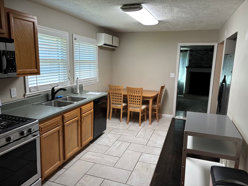 2601 Worrell Drive, photo 3 of 21