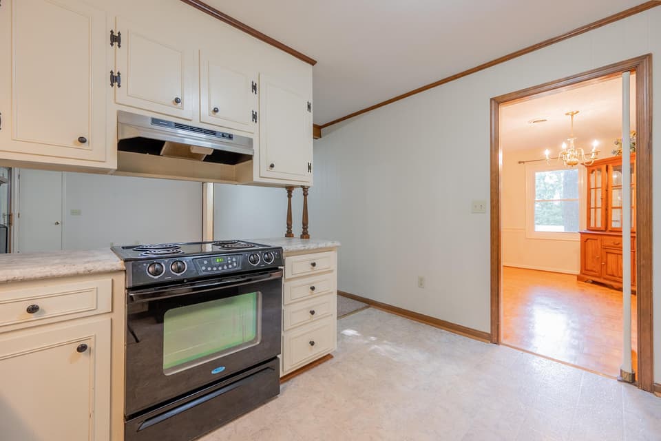 1245 Chestnut Drive, photo 12 of 40