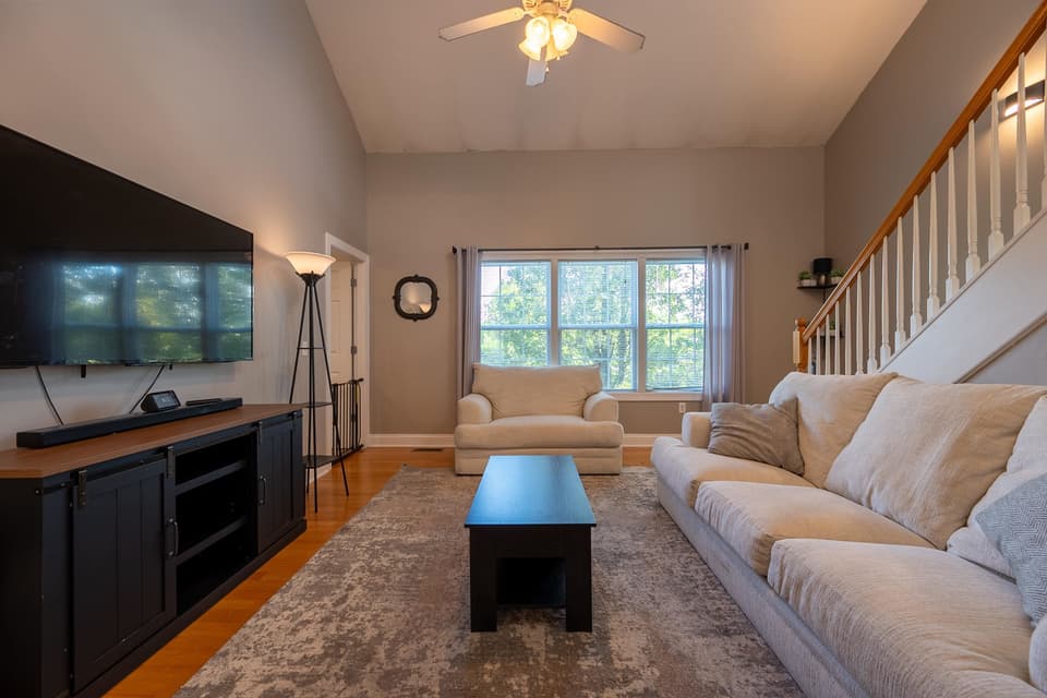 780 Oaktree Boulevard, photo 18 of 40