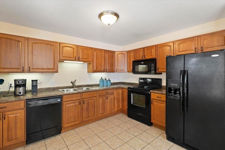 175 Kitty Lane, photo 8 of 34