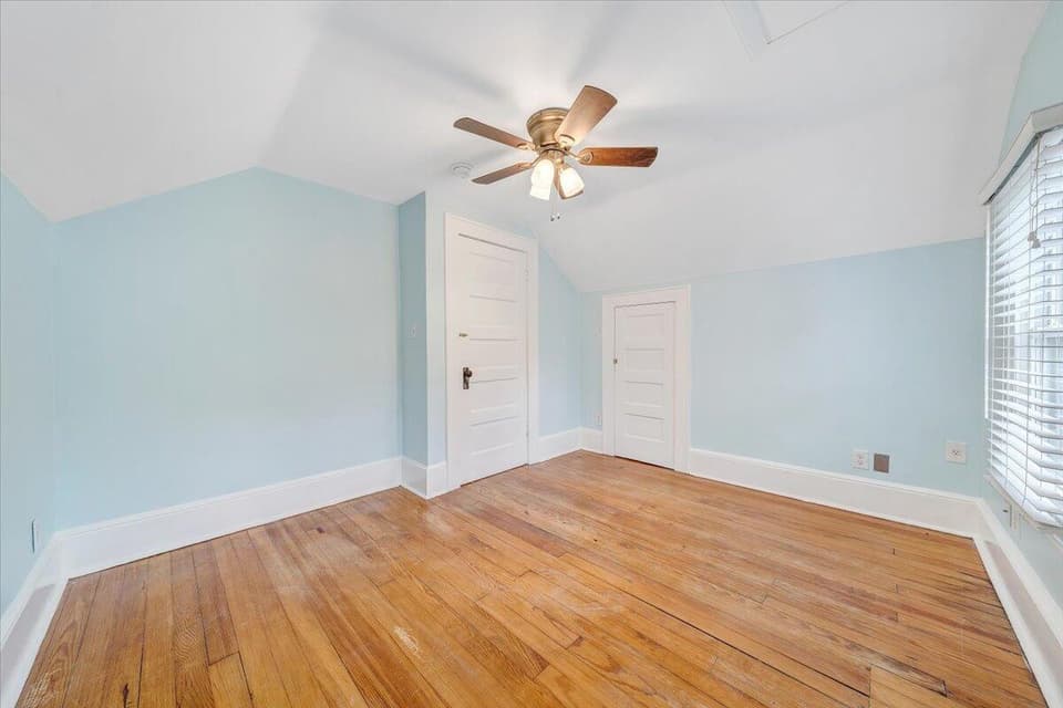 855 E Main St, photo 20 of 34