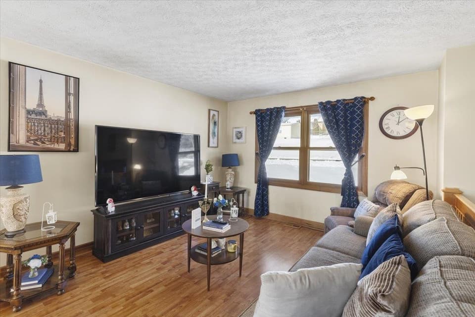 595 Freedom Viaduct NW, photo 11 of 40
