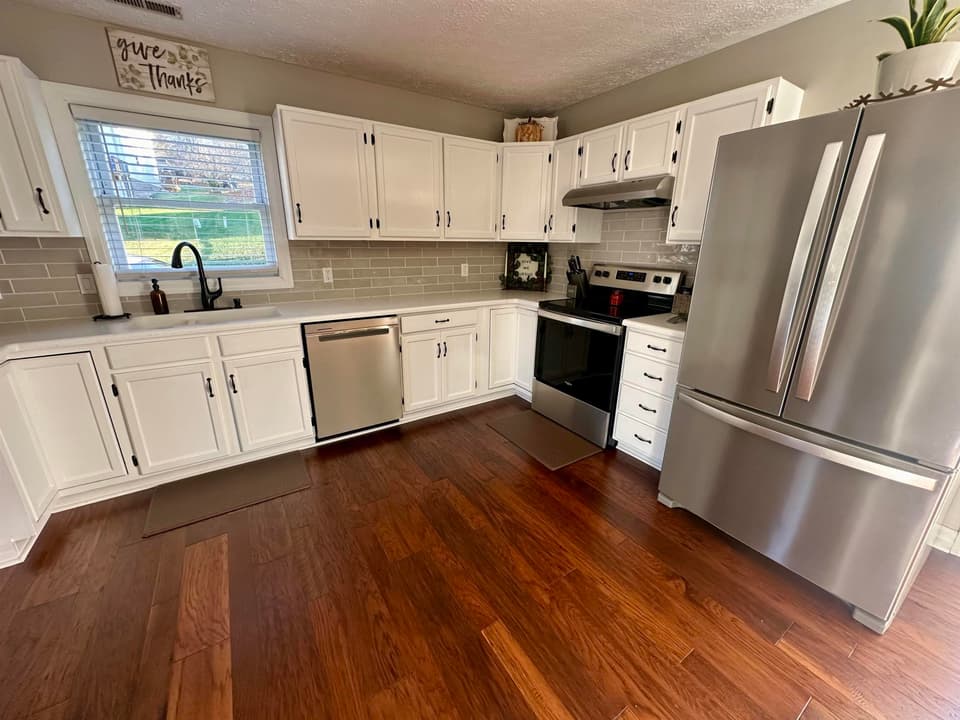390 Warren Street, photo 16 of 40