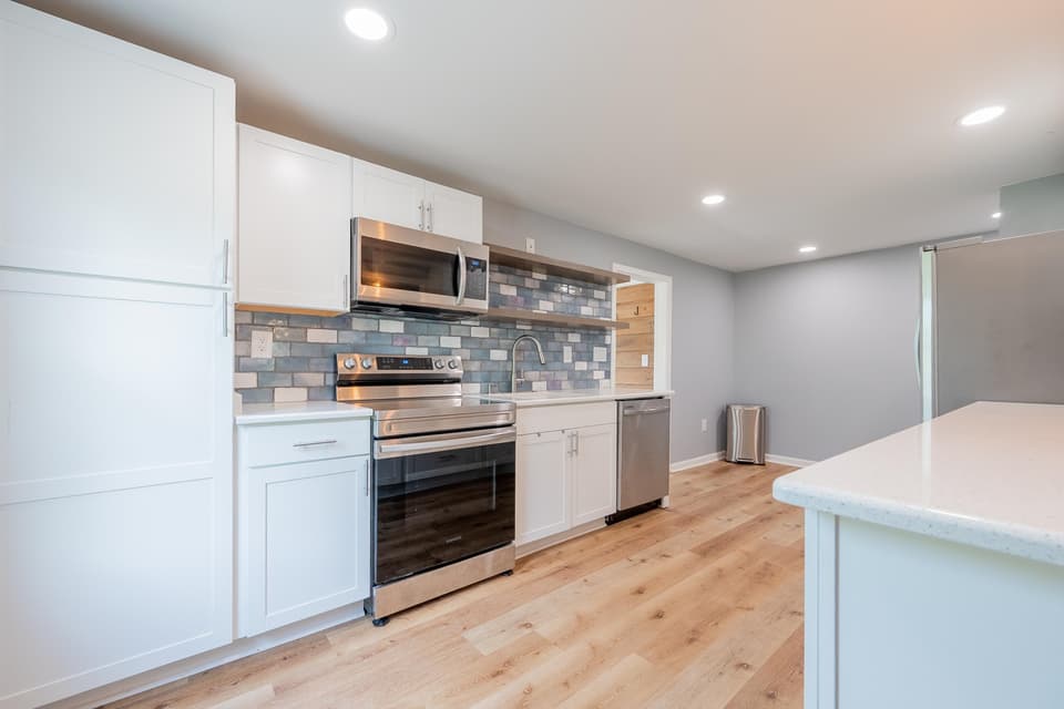 220 Clearview Drive, photo 14 of 34