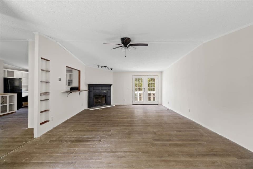 3300 Springview Drive, photo 4 of 30