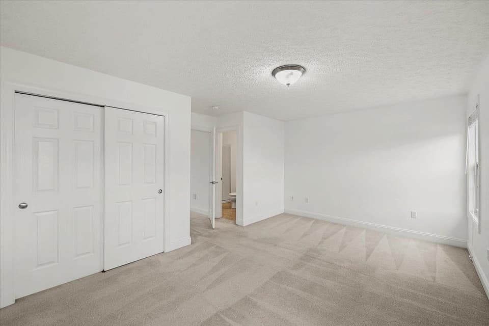 115 Kitty Lane, photo 10 of 32