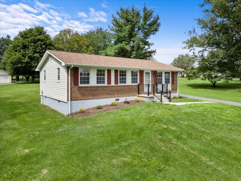 3074 Seven Mile Tree Road, photo 3 of 40