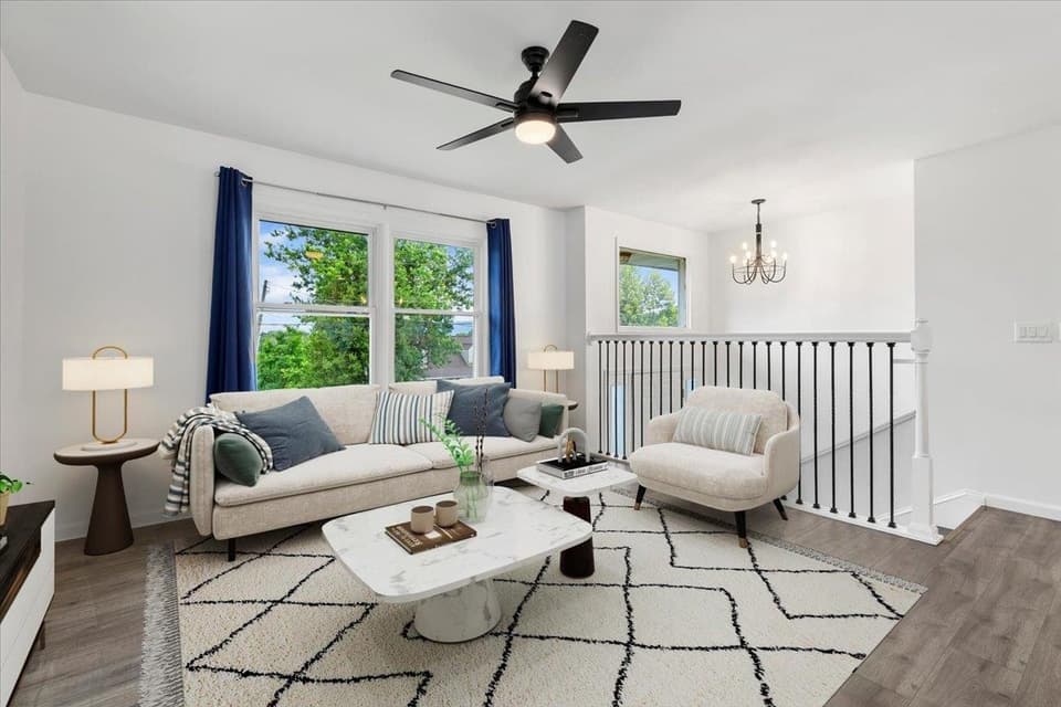 120 SE Howery Street, photo 9 of 40