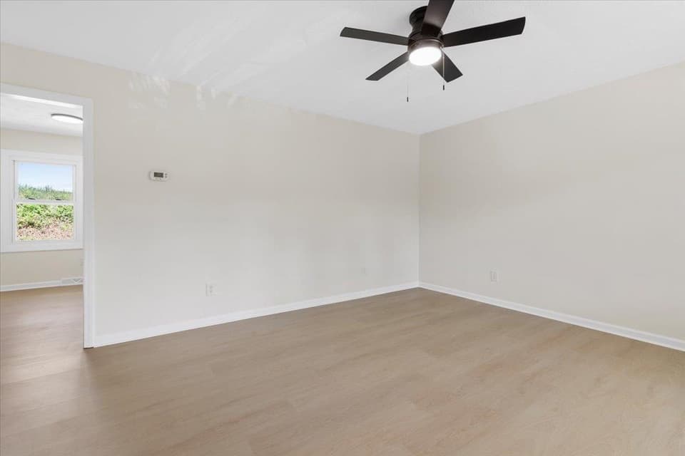 235 Lucas Street NE, photo 4 of 20