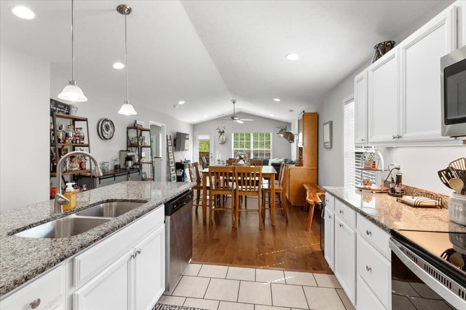 2195 Glade Drive SE, photo 18 of 38