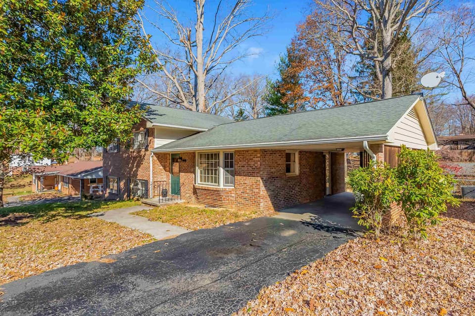 400 Turpin Walk, photo 6 of 40